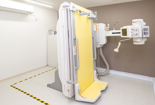 デジタルX線TVシステムを完備しており、胃透視(バリウムによる検査)や胸部レントゲン検査を院内で行なうことができます。